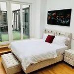 Апартаменты Skyline High-end Penthouse *