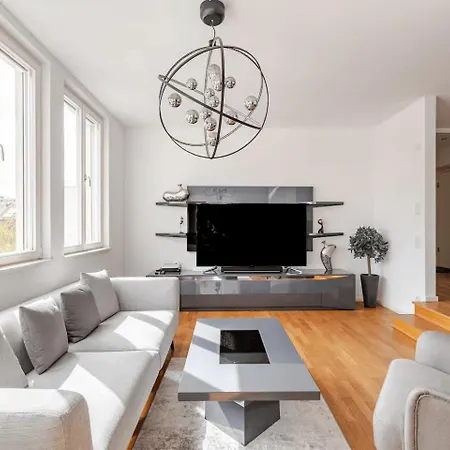 Апартаменты Skyline High-end Penthouse