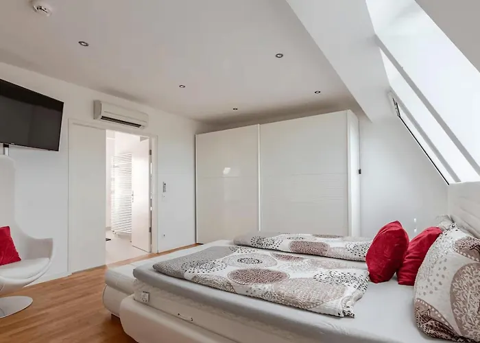 Skyline Luxus Penthouse Im Zentrum! Exklusive Oase Fuer Privat- Und Geschaeftsuebernachtungen- Und Events *